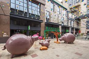 Coastline International Apartment