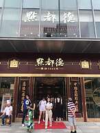 Coastline International Apartment