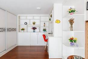 Coastline International Apartment