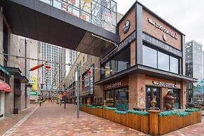 Coastline International Apartment