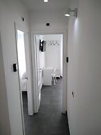 Delia Rooms & Gallery