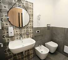 Delia Rooms & Gallery