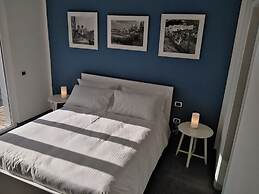 Delia Rooms & Gallery