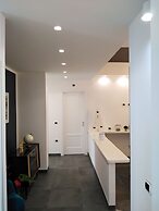 Delia Rooms & Gallery