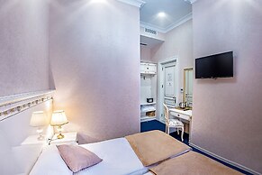 Vintage Hotel