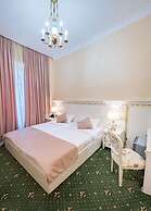 Vintage Hotel