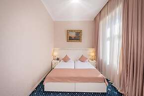Vintage Hotel