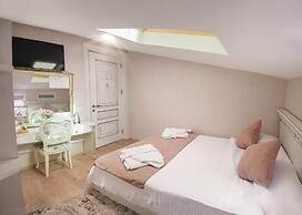 Vintage Hotel