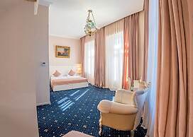 Vintage Hotel