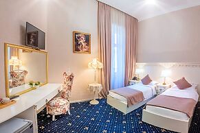 Vintage Hotel