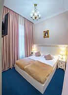 Vintage Hotel