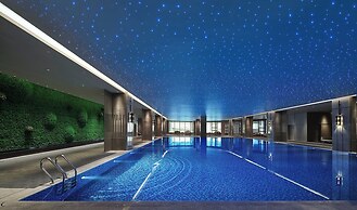 HUALUXE Nanjing Yangtze River