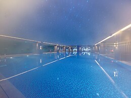 HUALUXE Nanjing Yangtze River