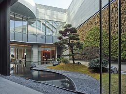 HUALUXE Nanjing Yangtze River