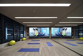 HUALUXE Nanjing Yangtze River