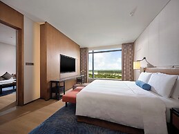 HUALUXE Nanjing Yangtze River