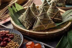 HUALUXE Nanjing Yangtze River