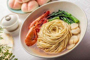 HUALUXE Nanjing Yangtze River