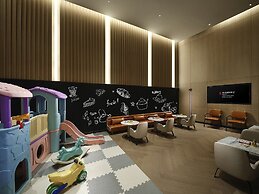 HUALUXE Nanjing Yangtze River