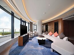 HUALUXE Nanjing Yangtze River