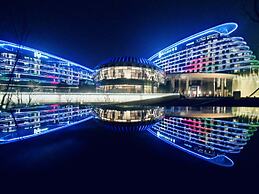 HUALUXE Nanjing Yangtze River