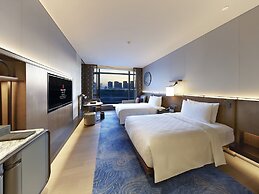 HUALUXE Nanjing Yangtze River