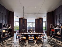 HUALUXE Nanjing Yangtze River