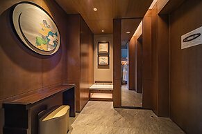 HUALUXE Nanjing Yangtze River