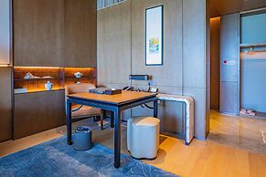 HUALUXE Nanjing Yangtze River