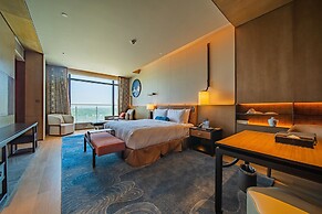 HUALUXE Nanjing Yangtze River