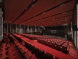 HUALUXE Nanjing Yangtze River