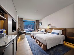 HUALUXE Nanjing Yangtze River