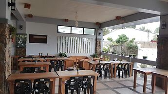 Pacific Waves Inn Annex