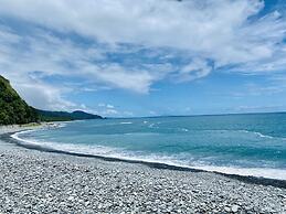 Pacific Waves Inn Annex