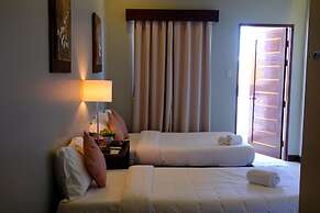 Pacific Waves Inn Annex