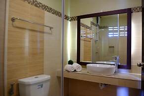 Pacific Waves Inn Annex