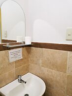 Pacific Waves Inn Annex