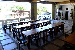 Pacific Waves Inn Annex