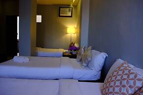 Pacific Waves Inn Annex