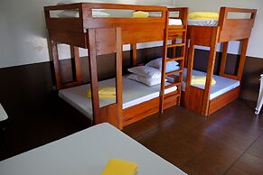 Pacific Waves Inn Annex