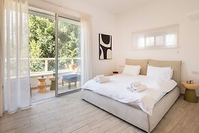 Heart of TLV-Modern wBalcony- 3BD & 3BR