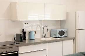 Heart of TLV-Modern wBalcony- 3BD & 3BR