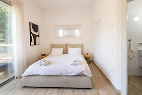 Heart of TLV-Modern wBalcony- 3BD & 3BR