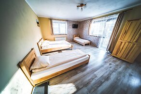 Pokoje i Apartamenty Nad Potokiem