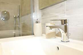 Unique Luxury Apartment and Rooms