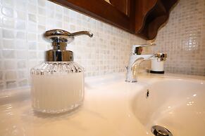 Unique Luxury Apartment and Rooms