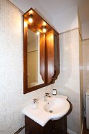 Unique Luxury Apartment and Rooms