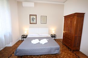 Unique Luxury Apartment and Rooms