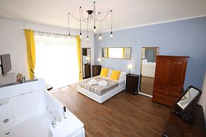 Unique Luxury Apartment and Rooms