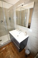 Unique Luxury Apartment and Rooms